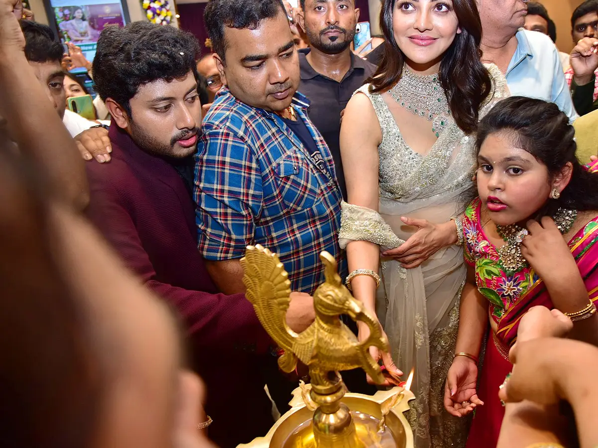 Kajal Aggarwal Launched Devi Pavitra Gold Diamonds Jewellery Store